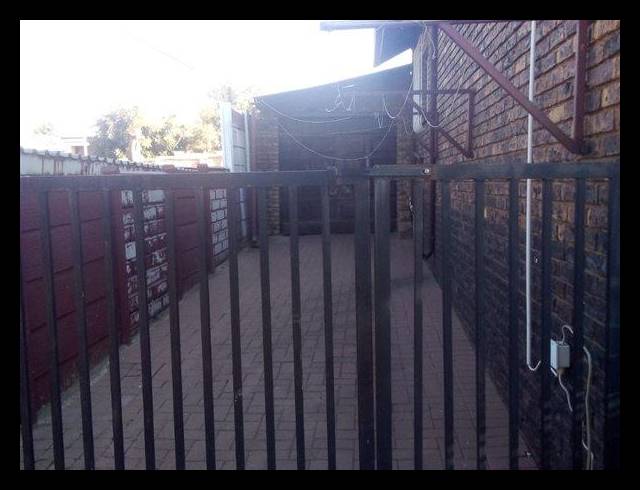 4 BEDROOM HOUSE FOR SALE IN NORKEM PARK